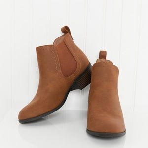 ✨NEW ARRIVAL✨ Fortune Dynamic Best Date Chelsea Booties